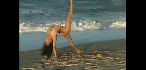  Nude Beach Yoga.avi